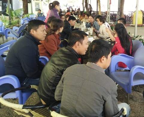 Đắk Lắk: Tạm dừng việc chấm dứt hợp đồng với hơn 500 giáo viên 1