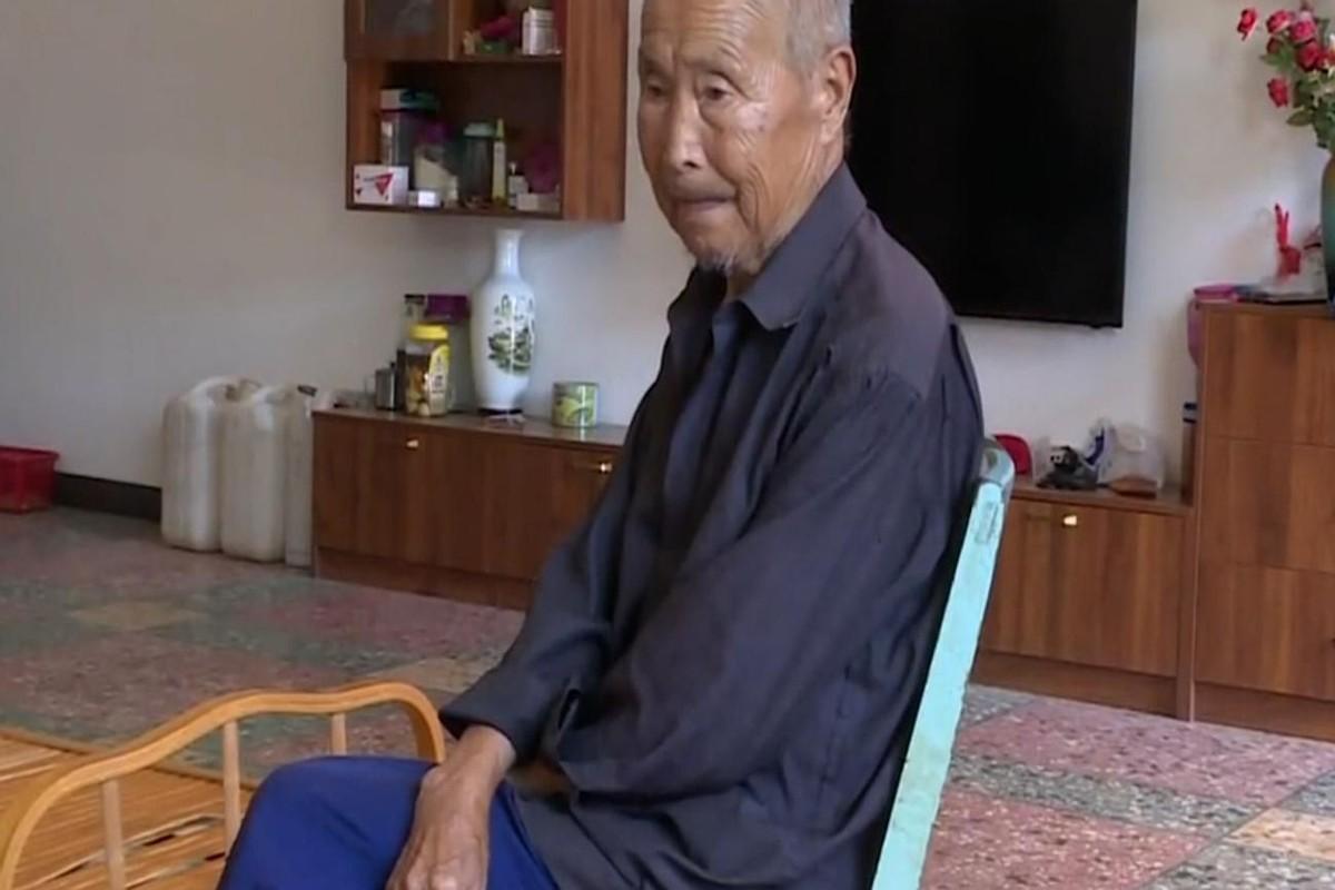Cha già 92 tuổi ở nhà dột nát nhưng 5 con trai sống trong biệt thự xung quanh: Làm cha mẹ xin đừng thiên vị- Ảnh 3.