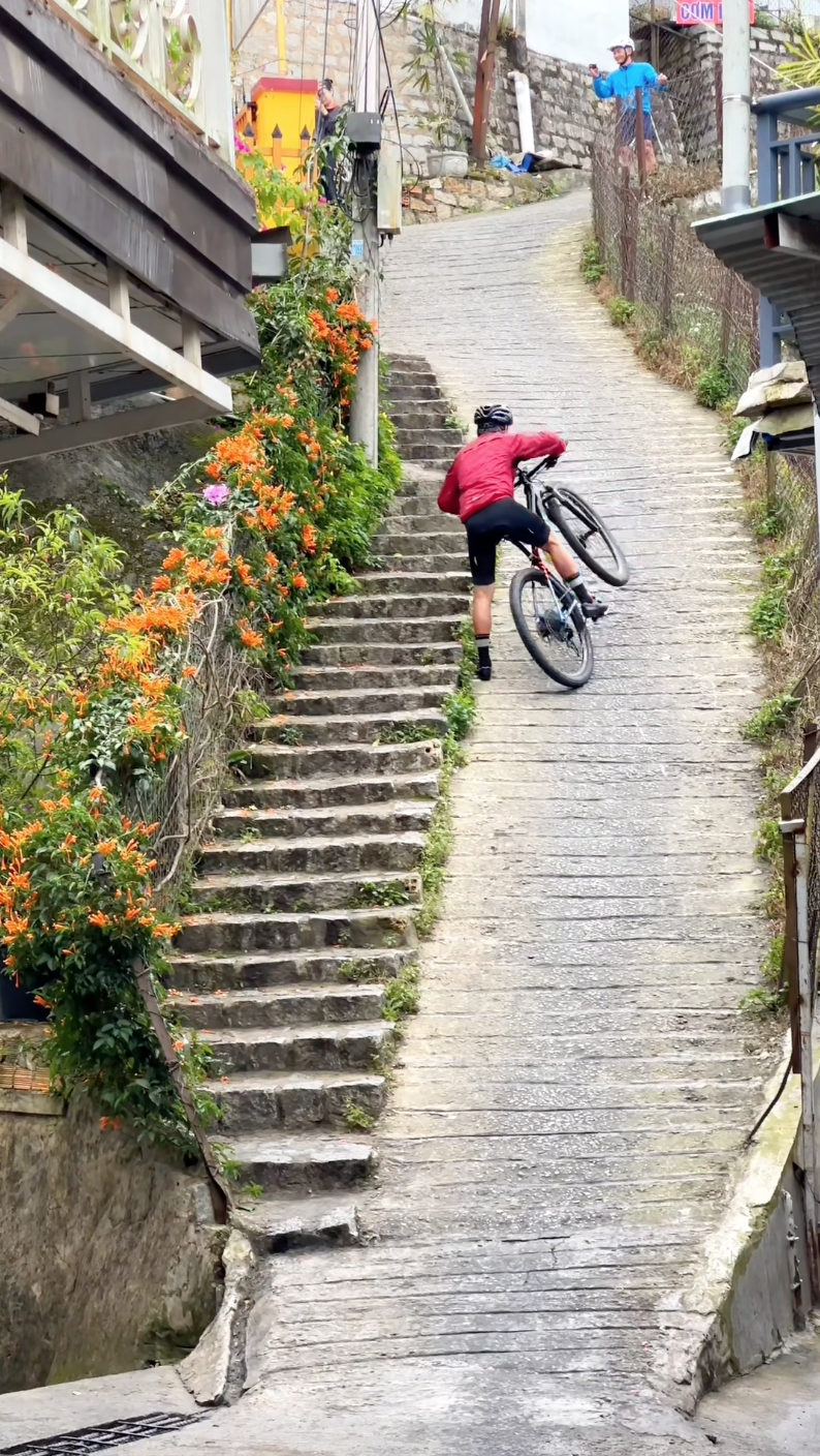 Thử thách đạp xe lên con dốc cao nhất nhì Đà Lạt khiến nhiều người "nhìn thôi đã mỏi chân"- Ảnh 4.